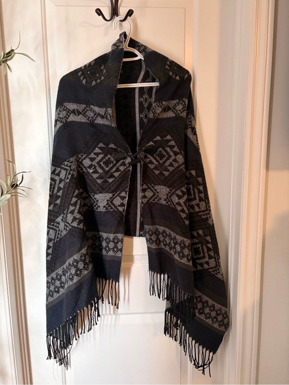 Navy & Gray Geometric Fringe Wrap Shawl - Women
